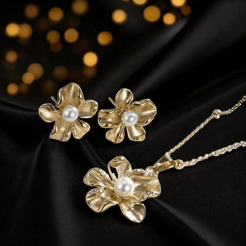 Conjunto - Collar/Aretes Florece de Perlas Dorado / Pearl Blooms
