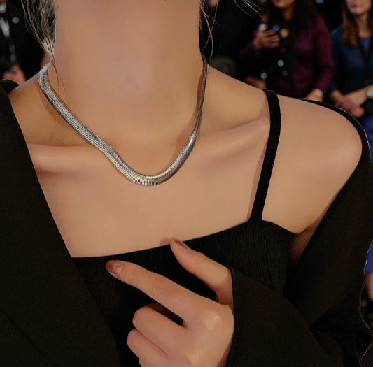 Collar Plateado Ruah Elegance