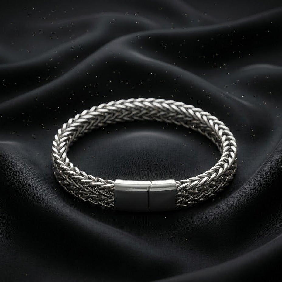 Pulsera Plateada "Peregrino"