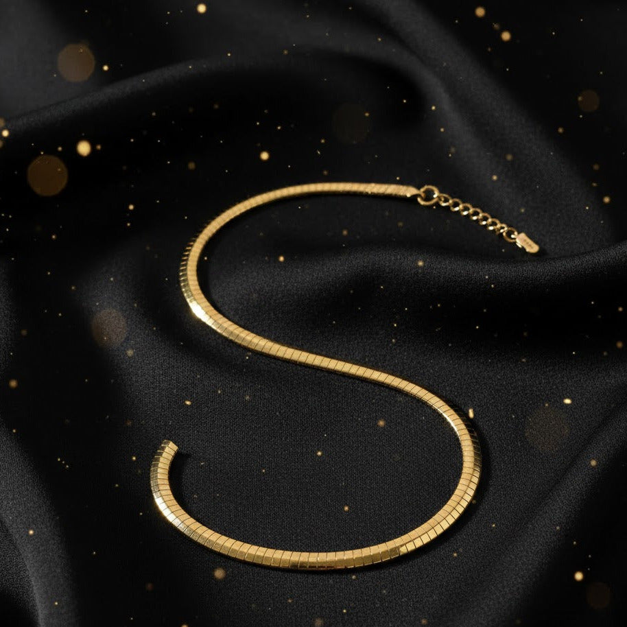 Collar Gargantilla Dorada Brillo Infinito