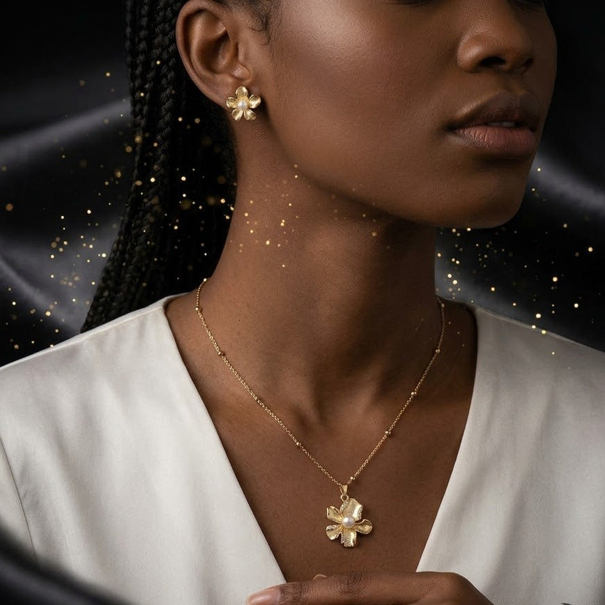 Conjunto - Collar/Aretes Florece de Perlas Dorado / Pearl Blooms