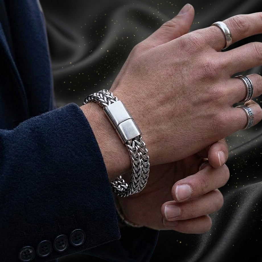 Pulsera Plateada "Peregrino"