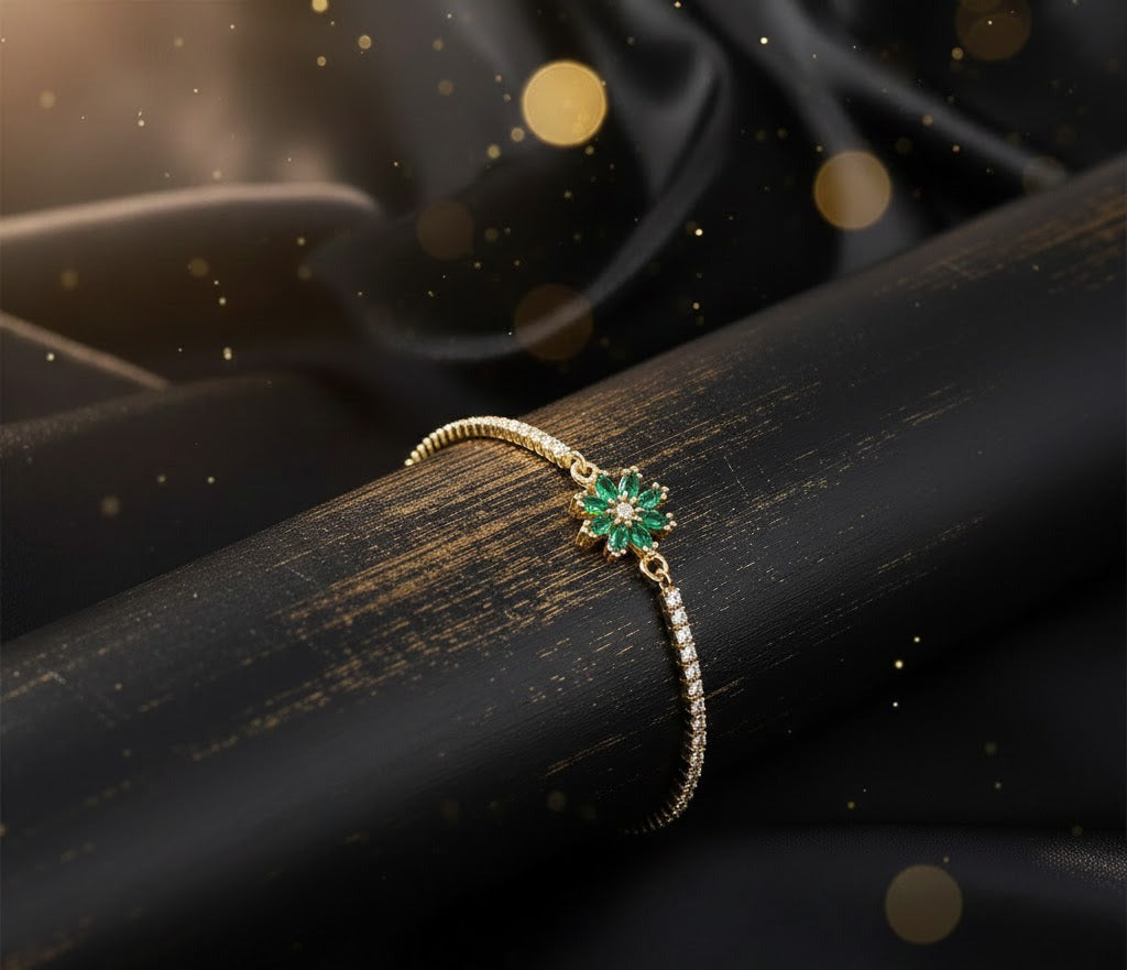 Pulsera Dorada y Circonita "Lirio Verde"