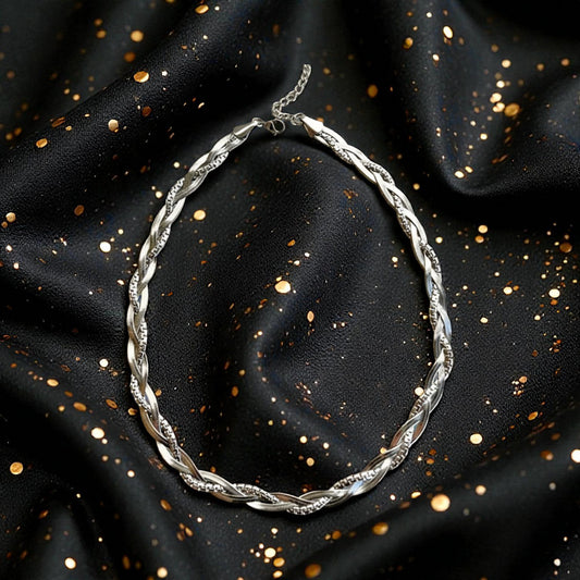 Collar Entrelazado Plateado "Legado"