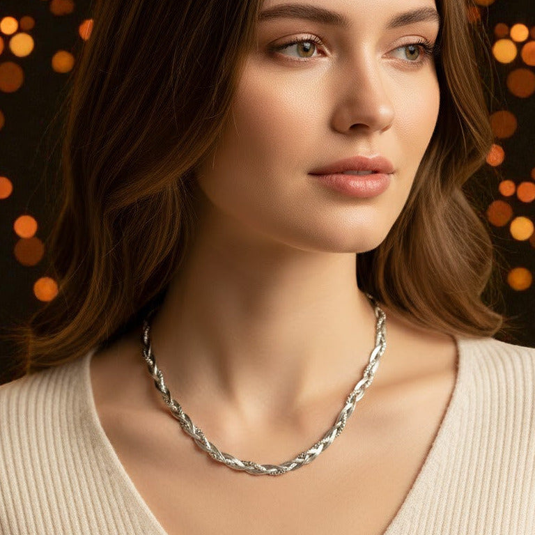 Collar Entrelazado Plateado "Legado"