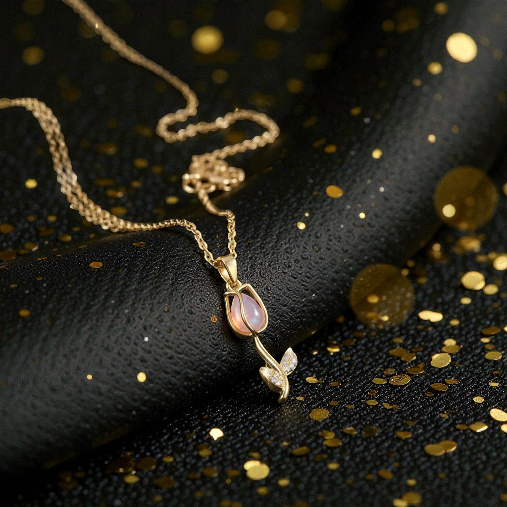 Collar Dorado "Tulipan Rosa"