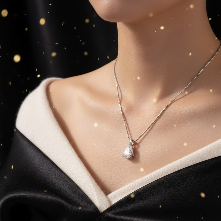 Collar Plateado "Distincion"