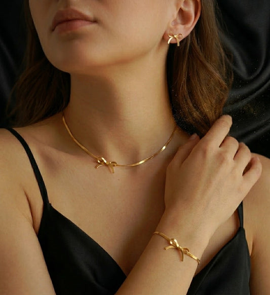 Conjunto Dorado 3 Piezas "Lazo de Gracia"