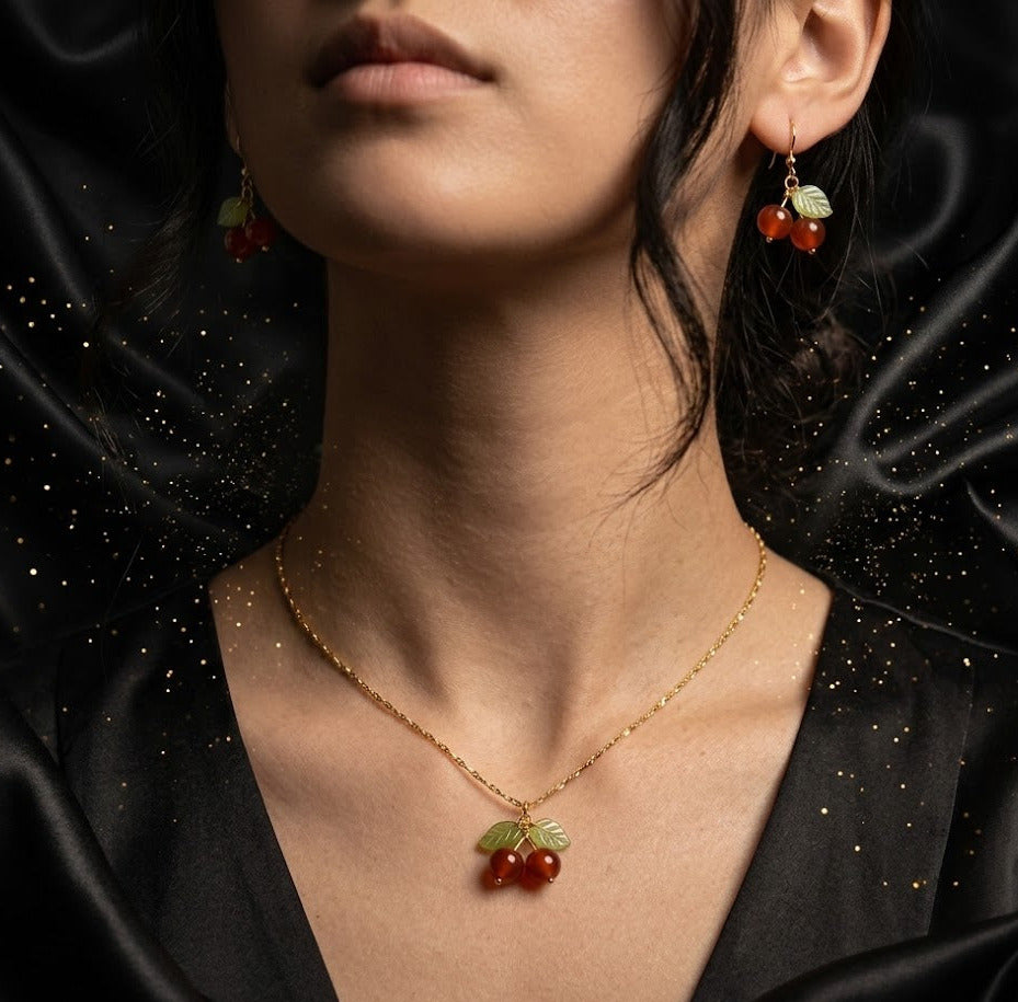 Conjunto Dorado Rojo "Cereza Tallo Verde"