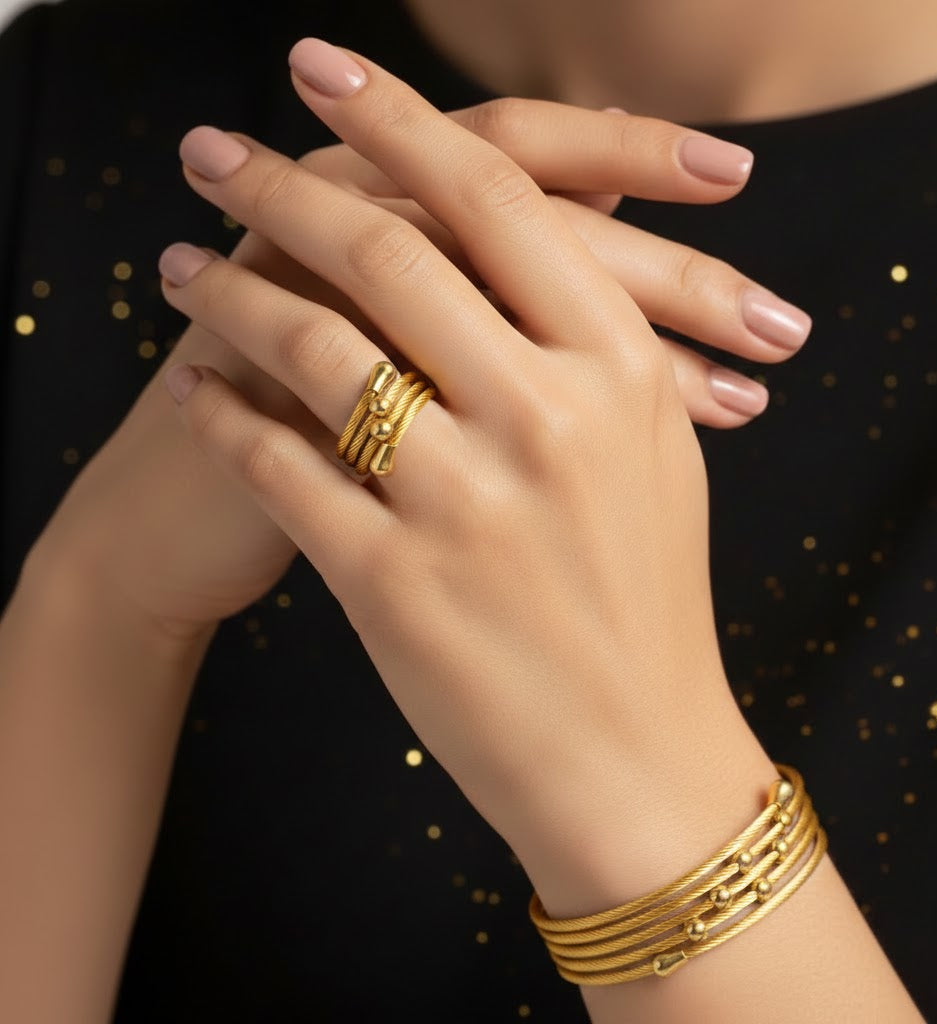 Set de Anillo y Brazalete  Dorado "Siete Vueltas"